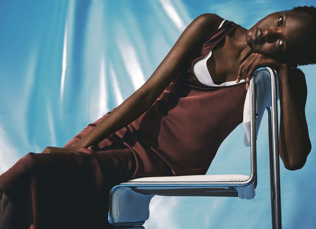 Satin dress with low-cut neckline - image 3