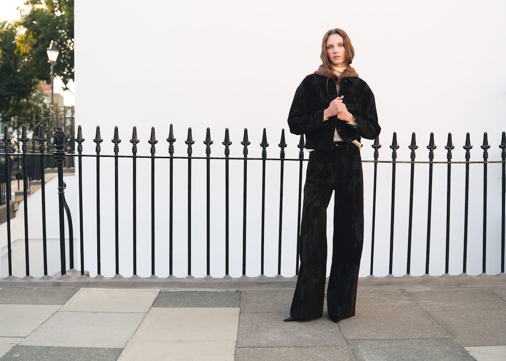 Wide-leg devoré jeans