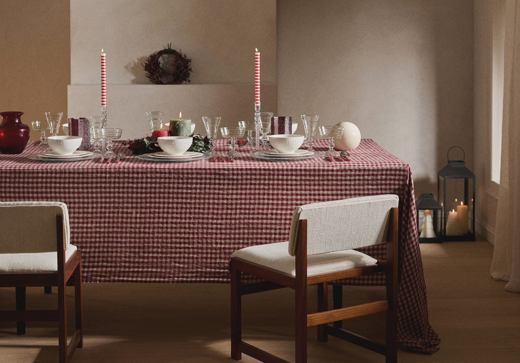 Toalha de mesa de linho de quadrados vichy para 8 a 10 pessoas - Plano panorâmico