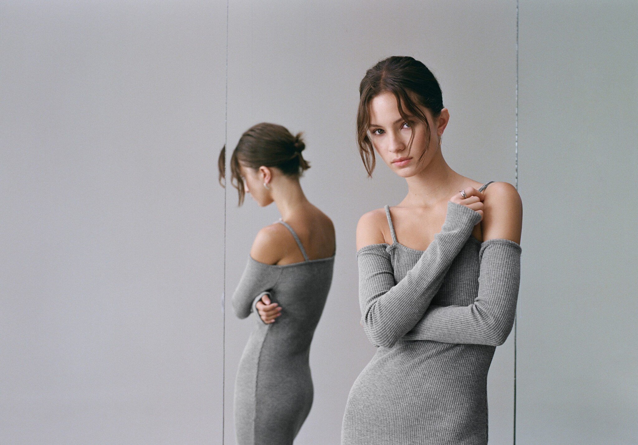 Knitted dress with cut-out - Panoramic plane