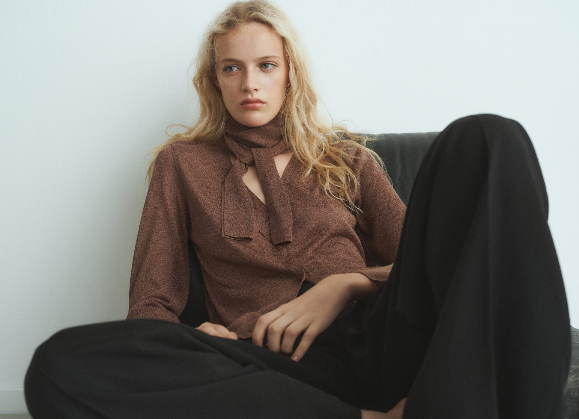 Fine-knit cardigan with foulard - Panoramic plane