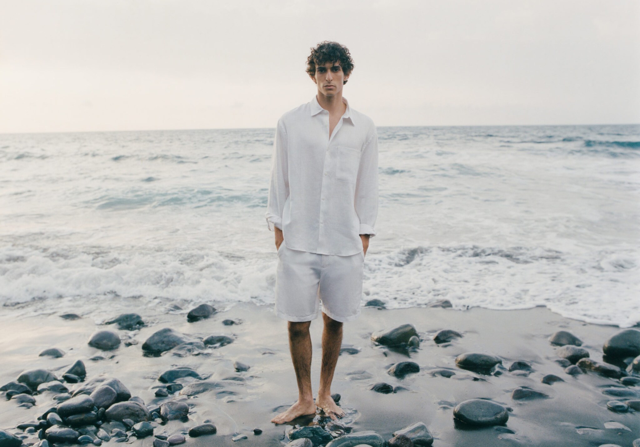 Linen-blend shorts with an elastic waistband - Panoramic plane