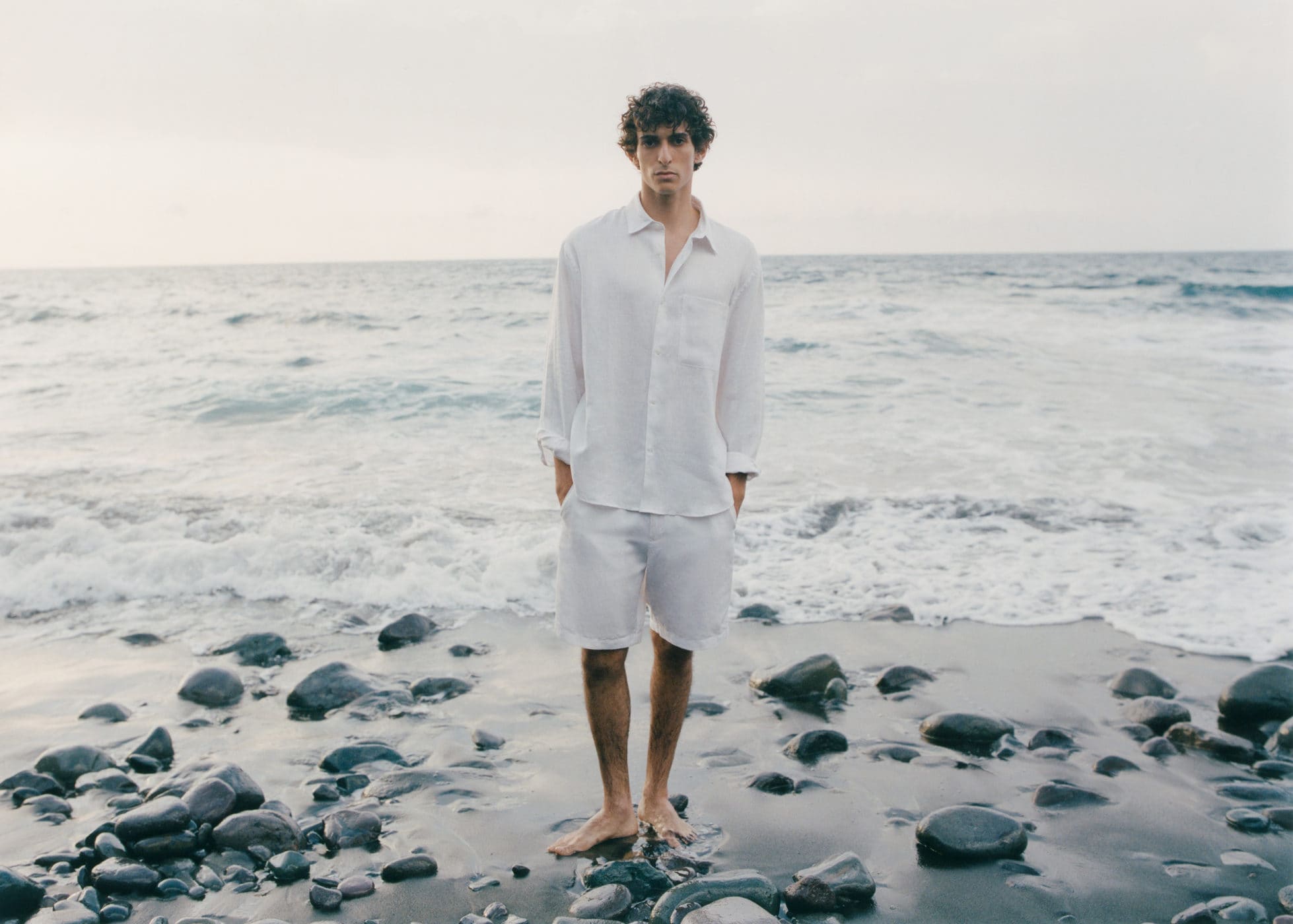 Linen-blend shorts with an elastic waistband - Panoramic plane