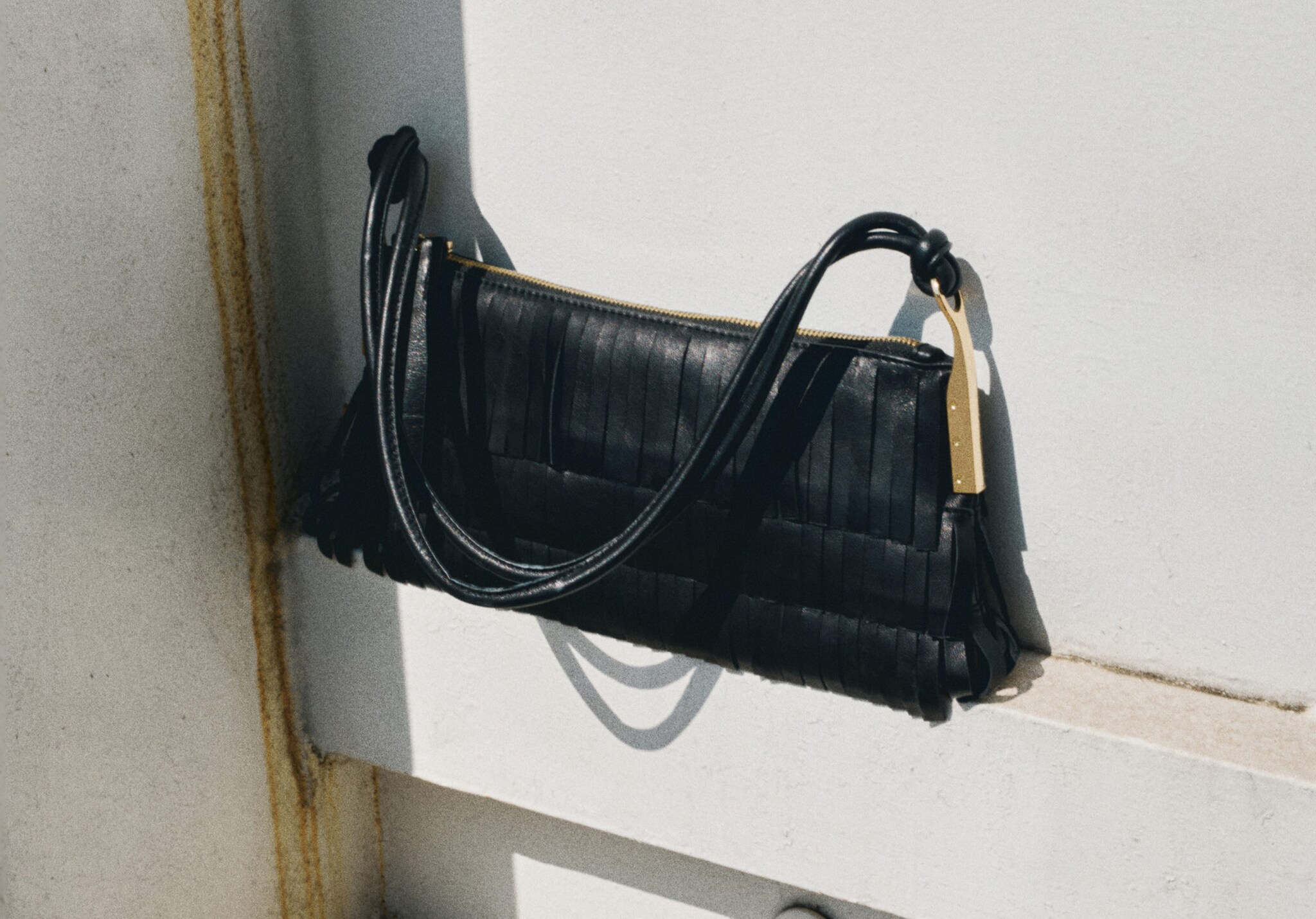 Bolso hombro piel flecos - Plano panorámico