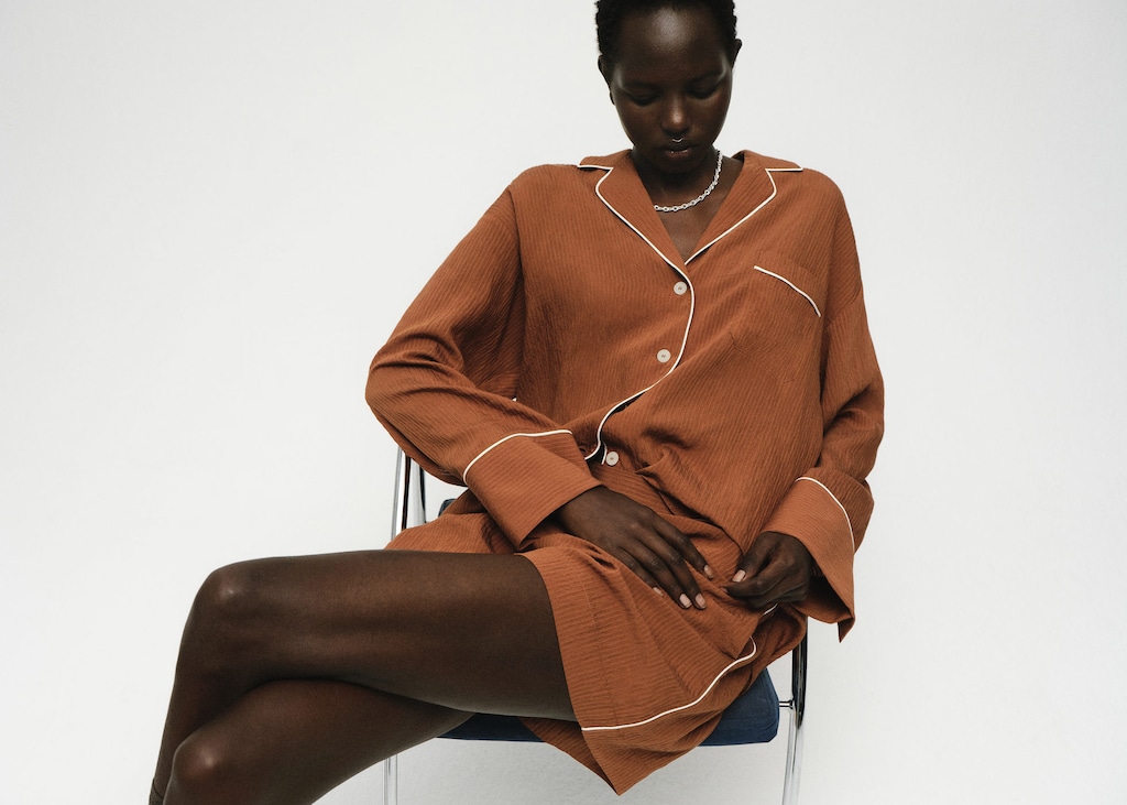 Textured shirt with contrasting trim