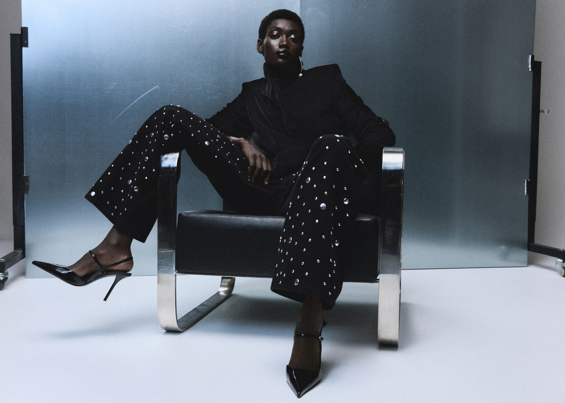 Straight-fit jeans with studs - Panoramic plane