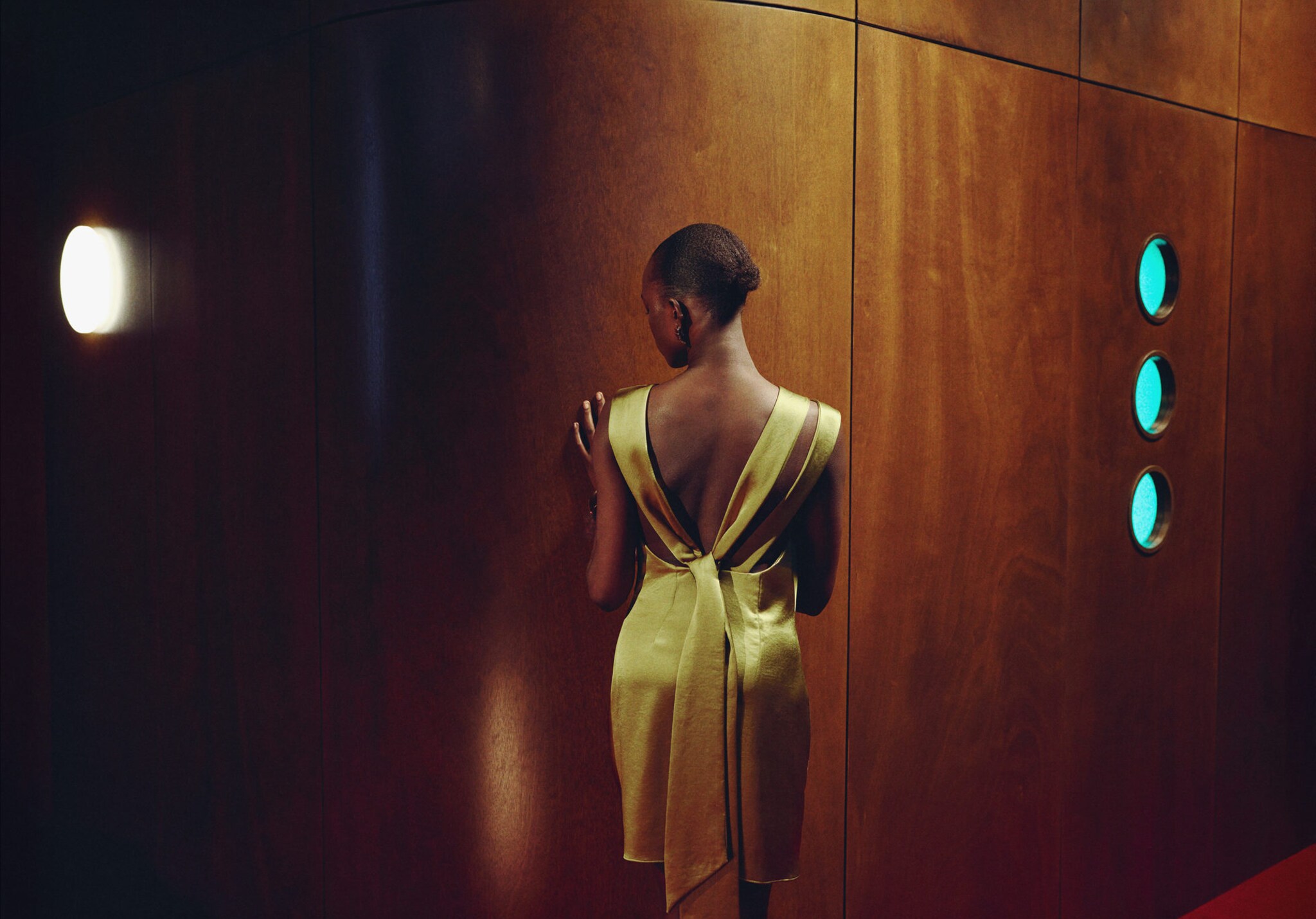 Open-back satin-effect dress - Panoramic plane