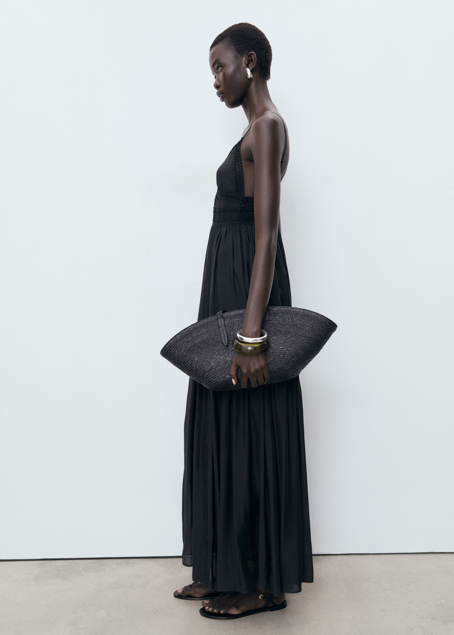 Long dress with lace details - Details of the article 6