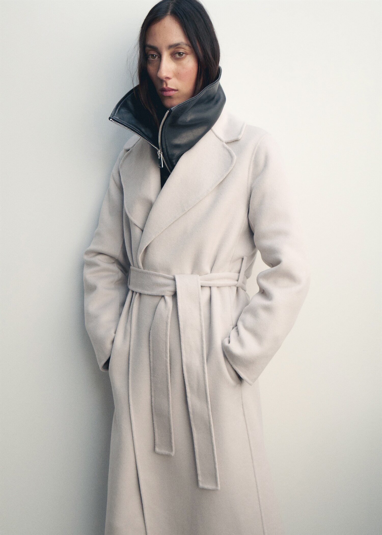 Handmade wool coat with belt - General plane