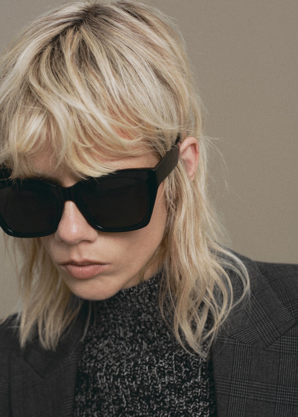 Heathered jersey with a Perkins collar