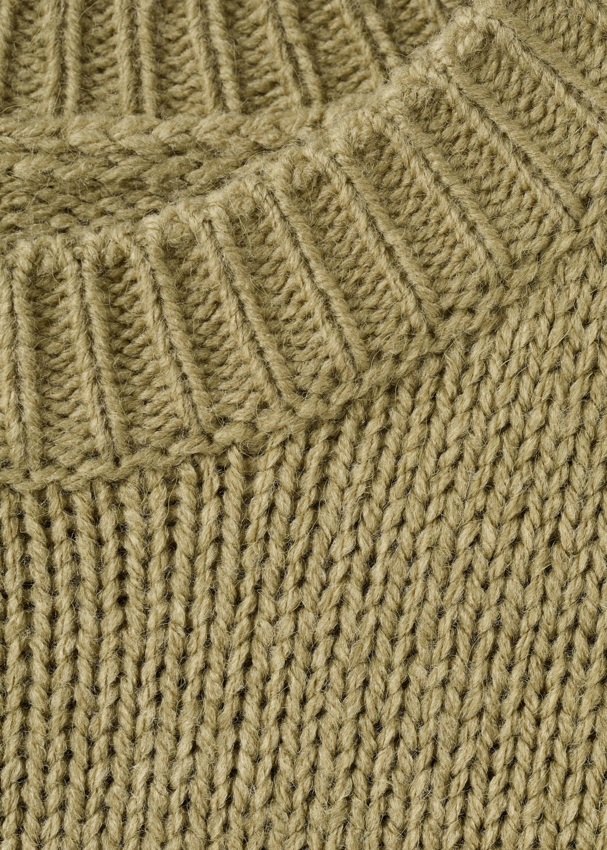 Oversized chunky-knit sweater - Details of the article 0, Olive Green. Ref: 17007826-01.
