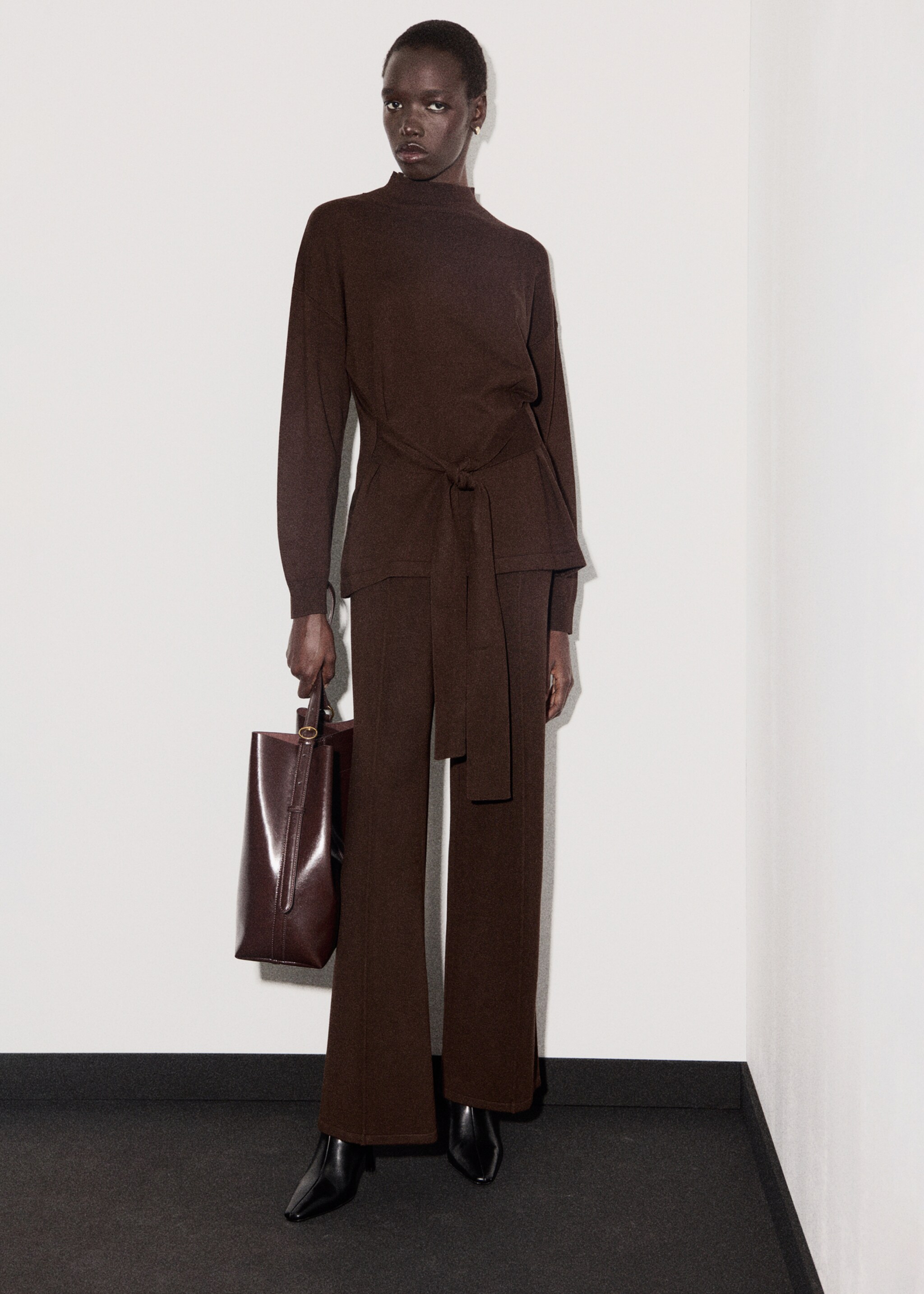 Jersey detalle nudo - Plano general, Chocolate. Ref: 17007830-01.