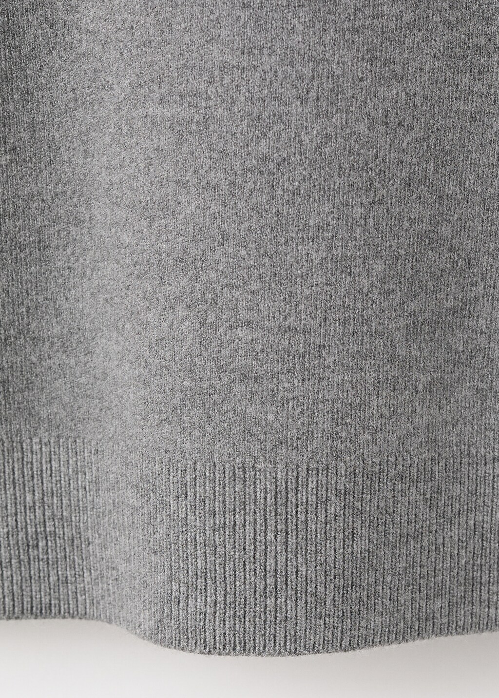 Turtleneck sweater with zip