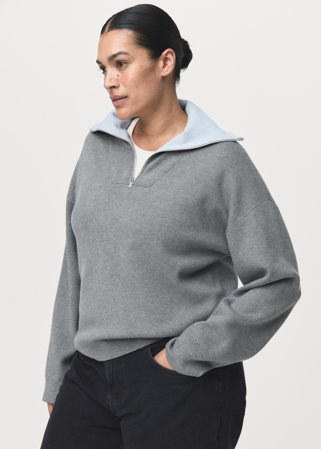 Turtleneck sweater with zip