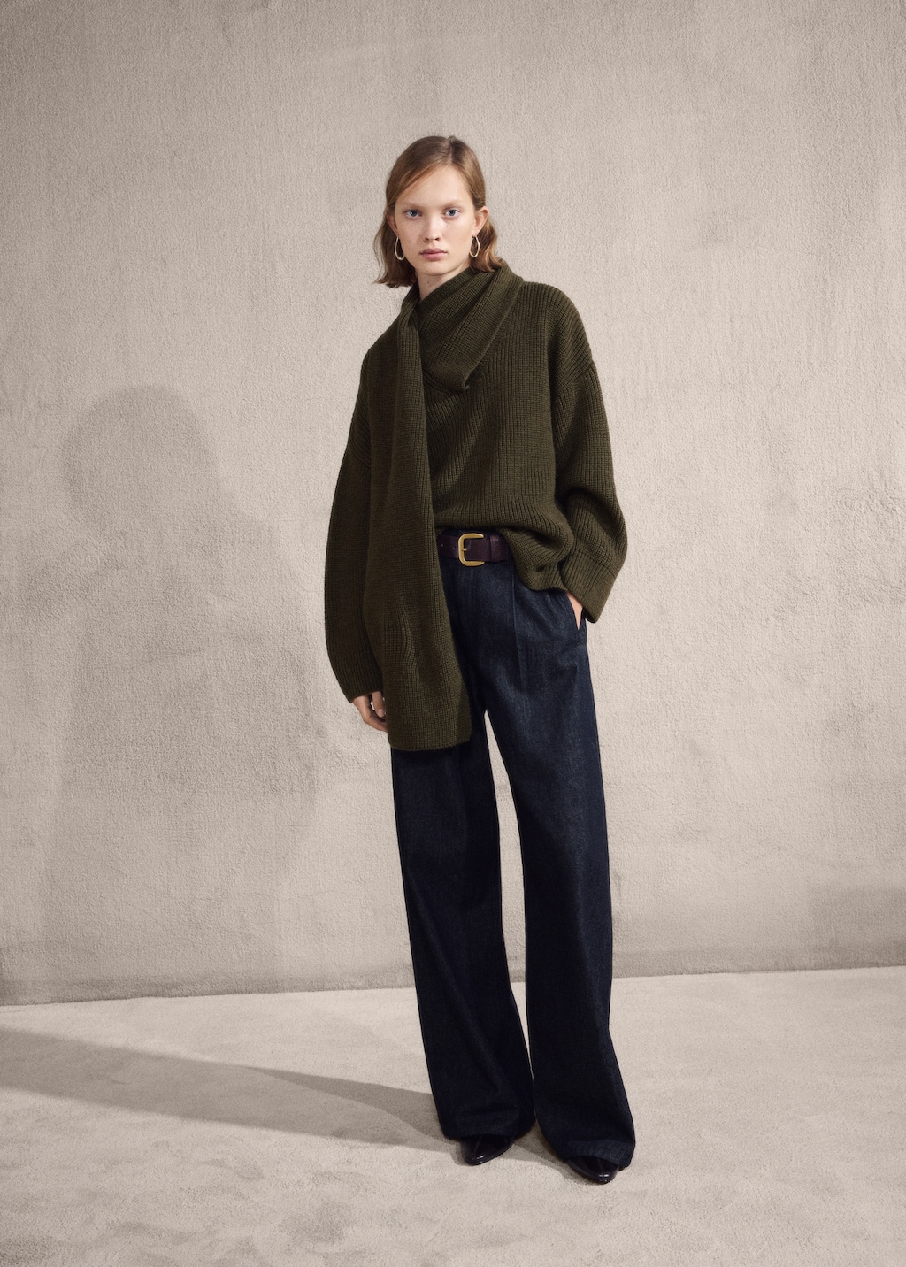 Knitted sweater with scarf