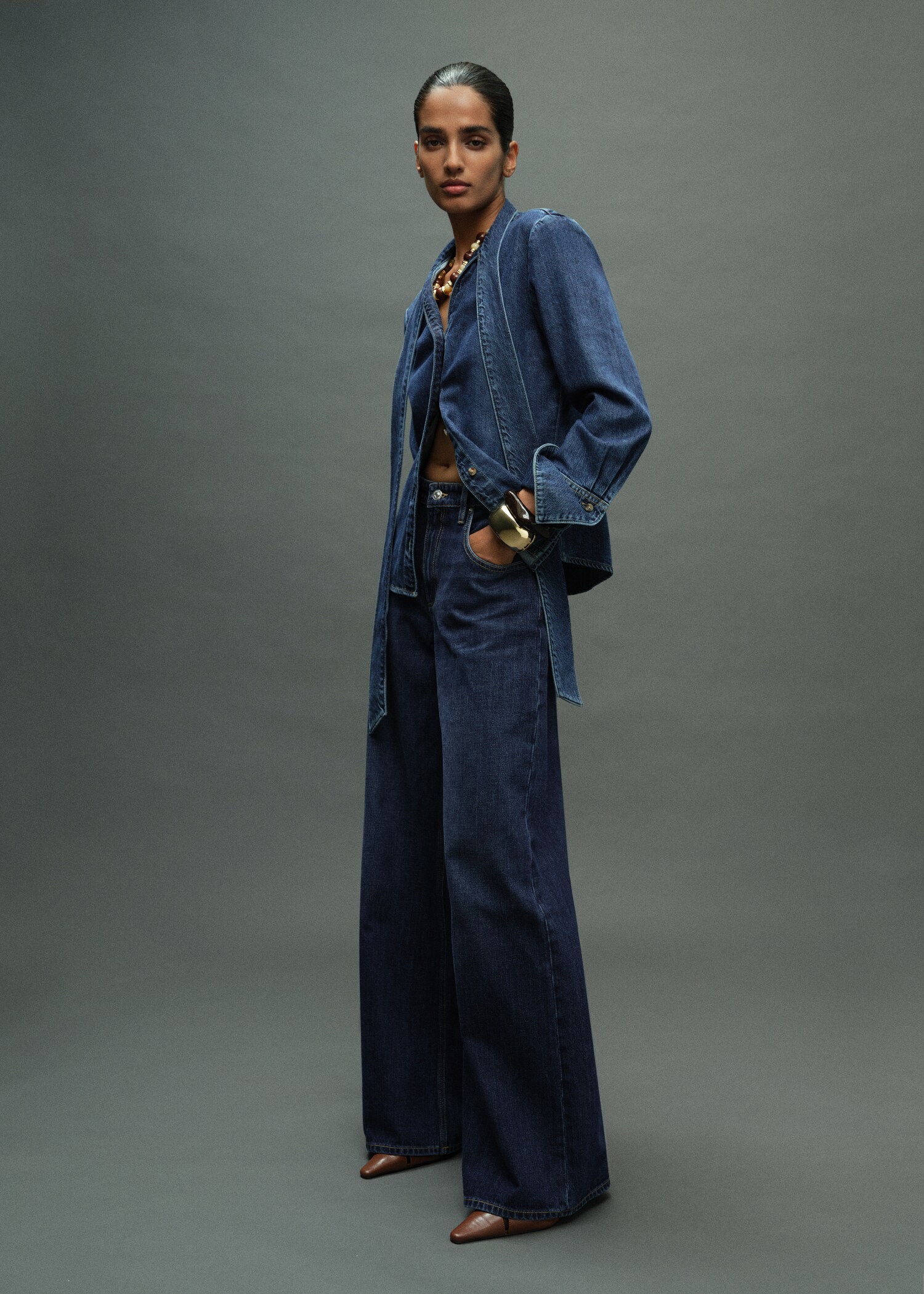 Jeans wide leg tiro bajo - Plano general
