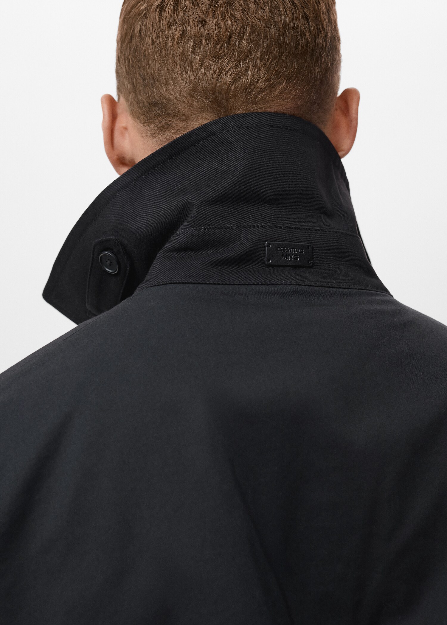 Water-repellent belted trench coat - Details of the article 4