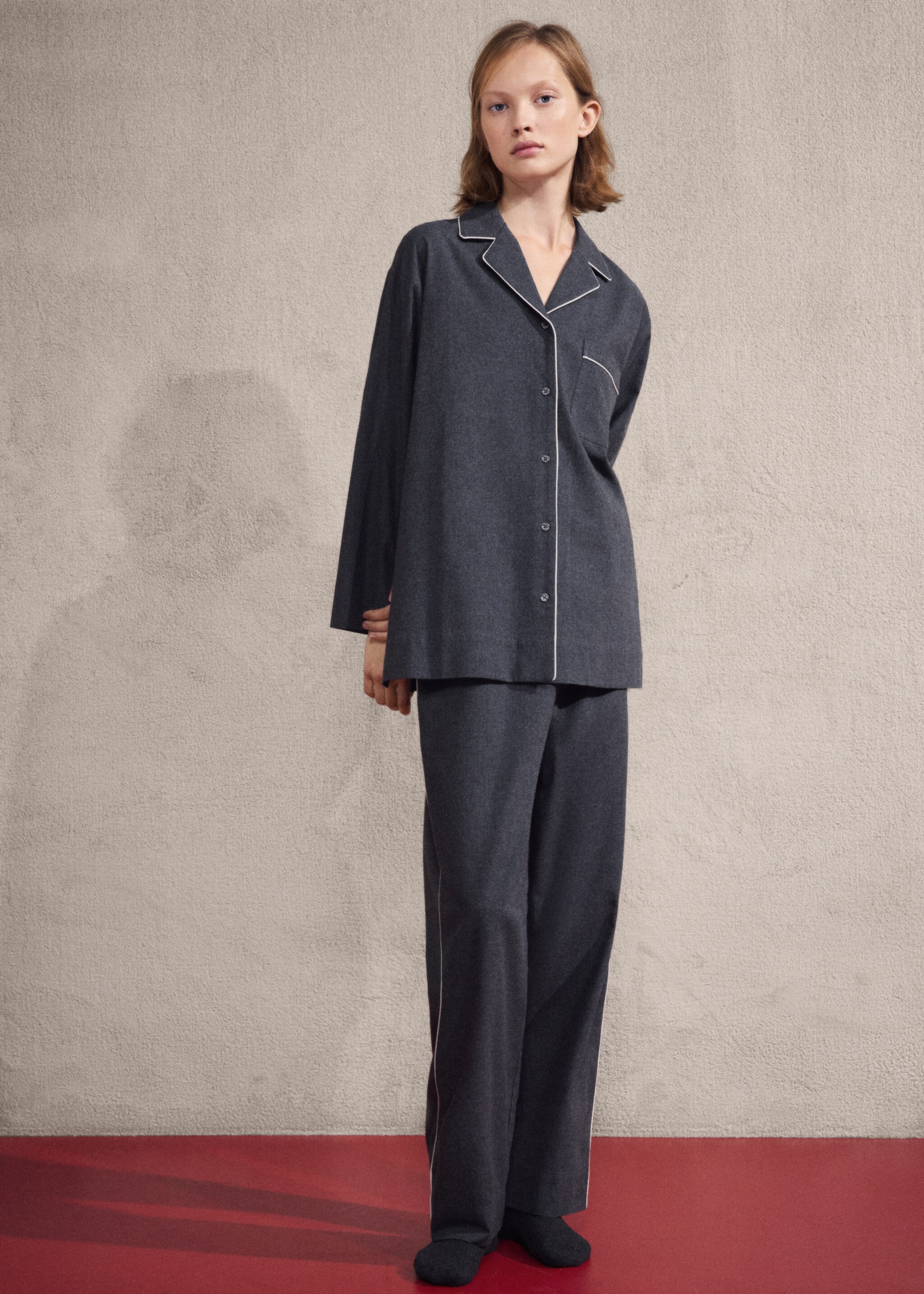 Cotton flannel trousers with contrasting piping - General plane, Charcoal. Ref: 17017130-01.