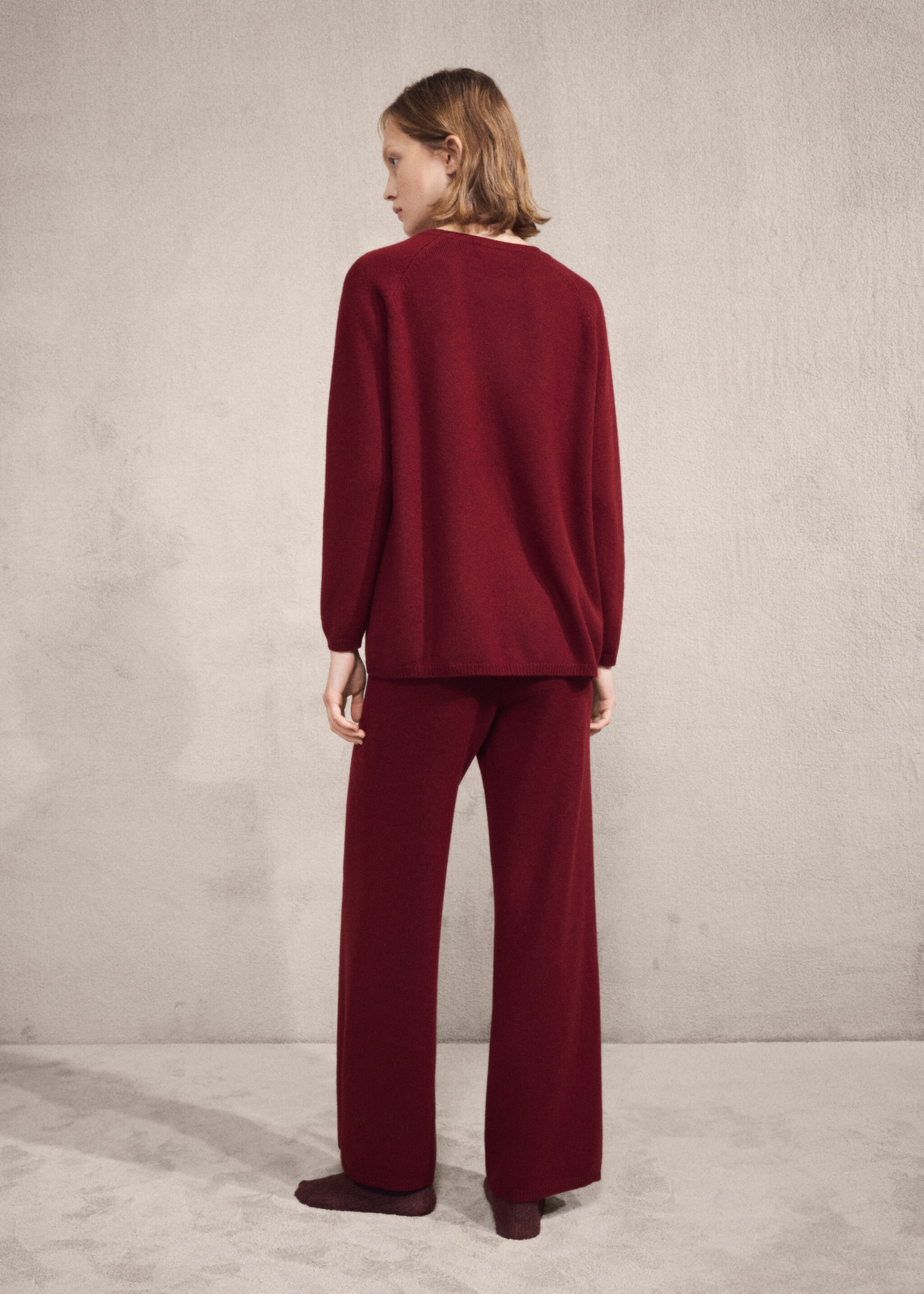 Thick cashmere trousers - Reverse of the article, Red. Ref: 17017131-01.