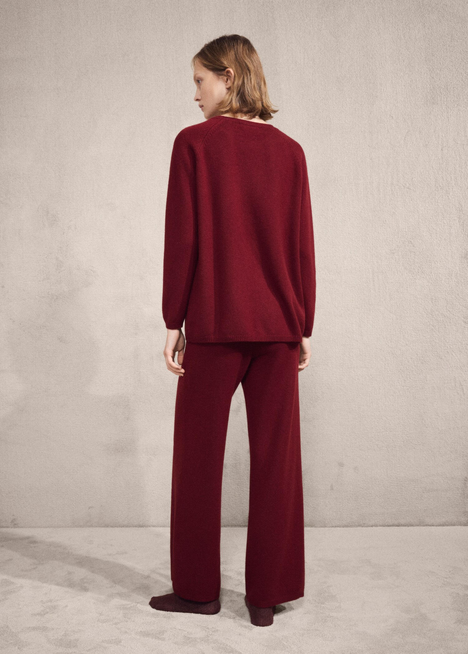 Thick cashmere trousers - Reverse of the article