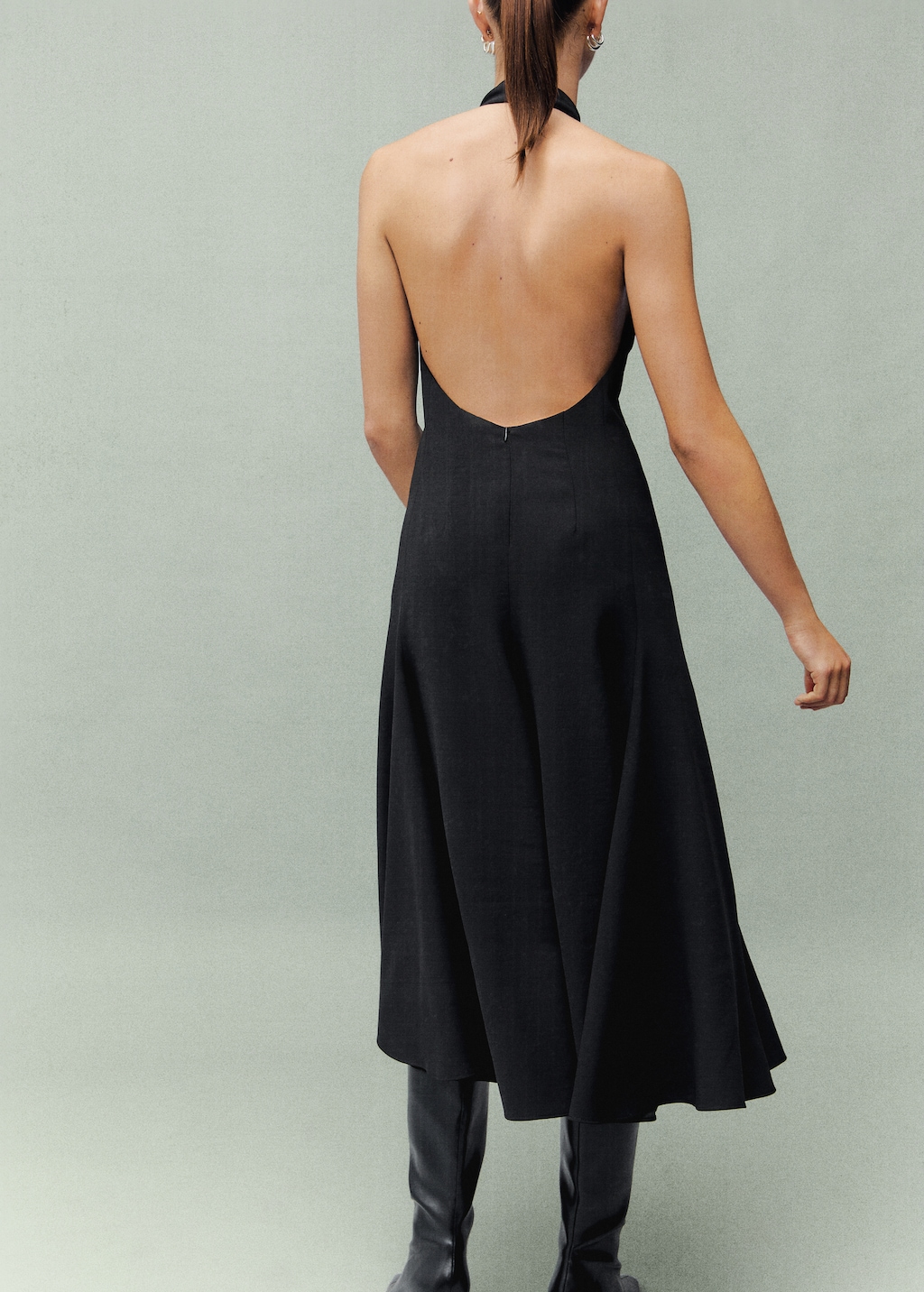 Halter-neck dress with open back