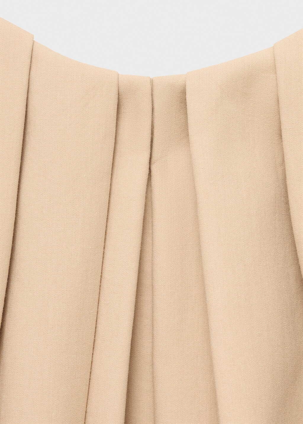 Long dress with sweetheart neckline