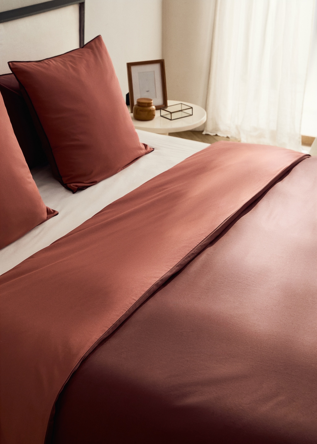 200-thread count percale cotton duvet cover with contrasting overlock for 180/200 cm bed