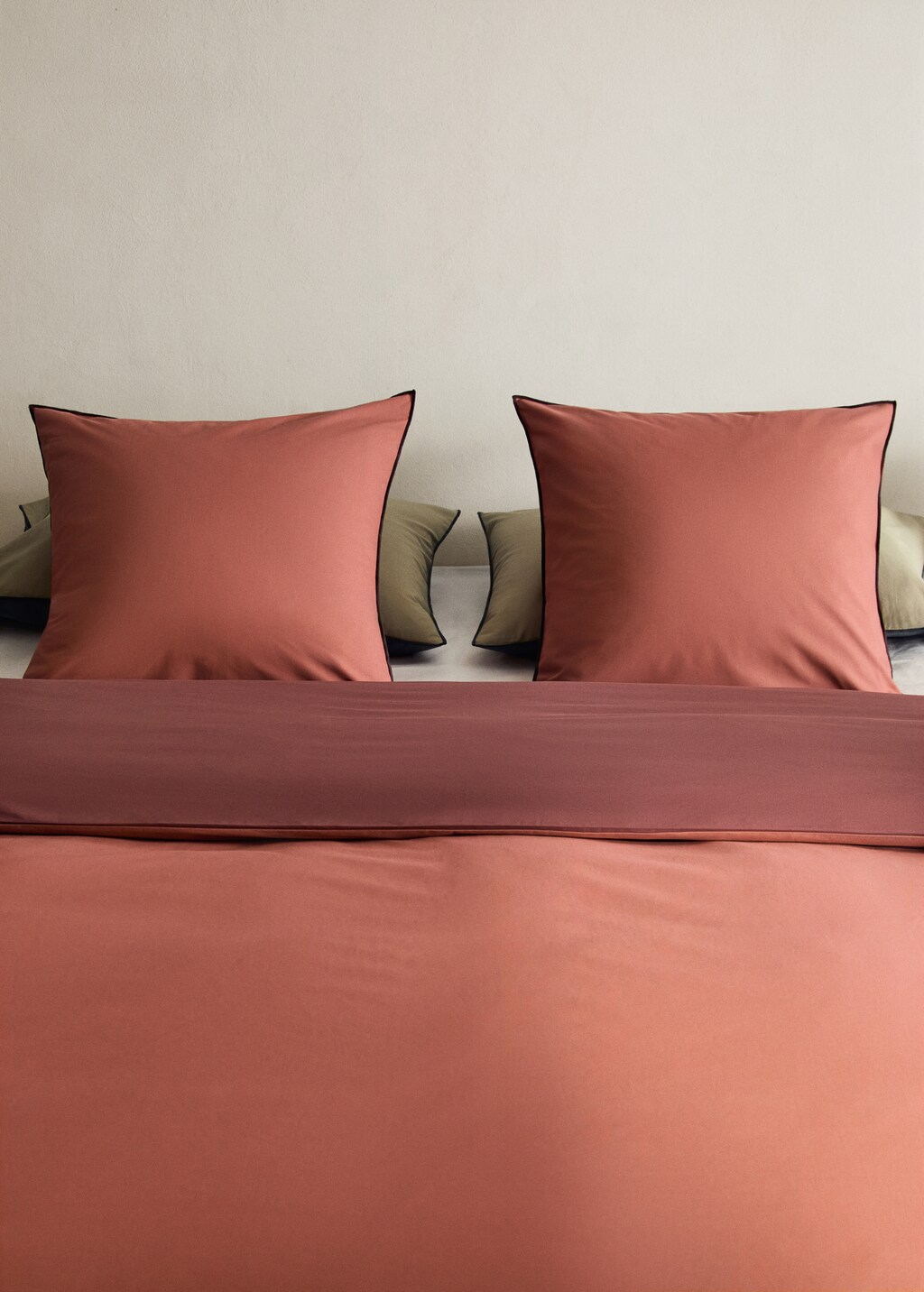 200-thread count percale cotton duvet cover with contrasting overlock for 180/200 cm bed