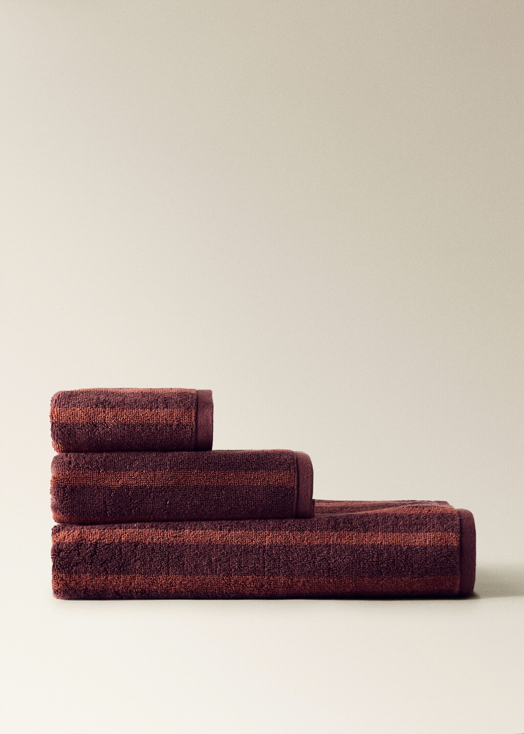 Cotton washbasin towel with two-tone stripes