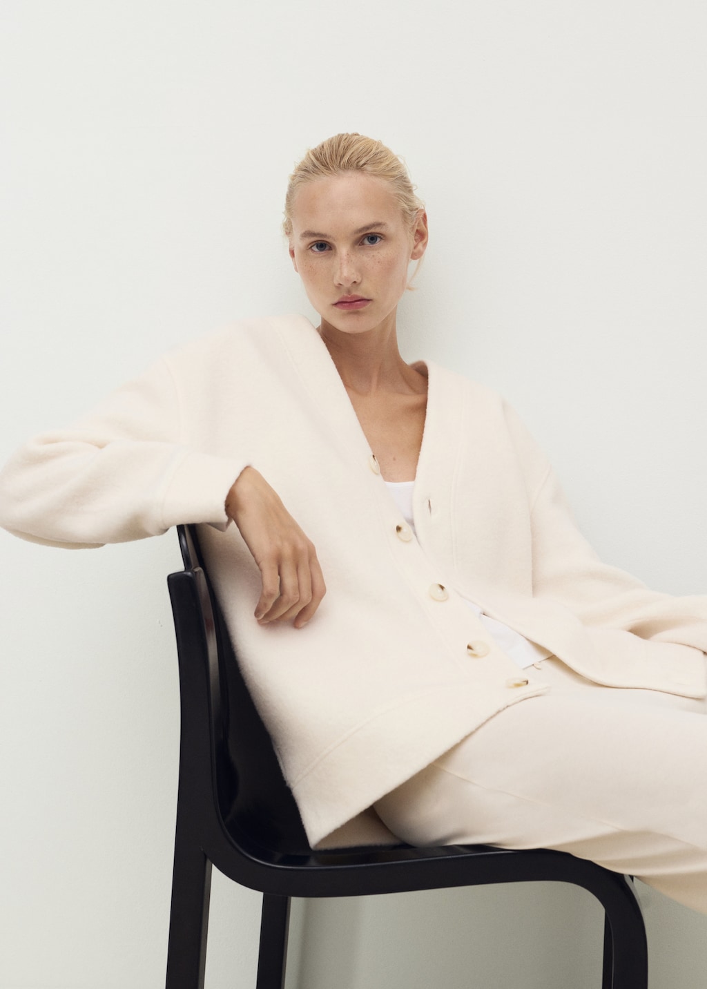 Cotton and wool cardigan with button fasteners