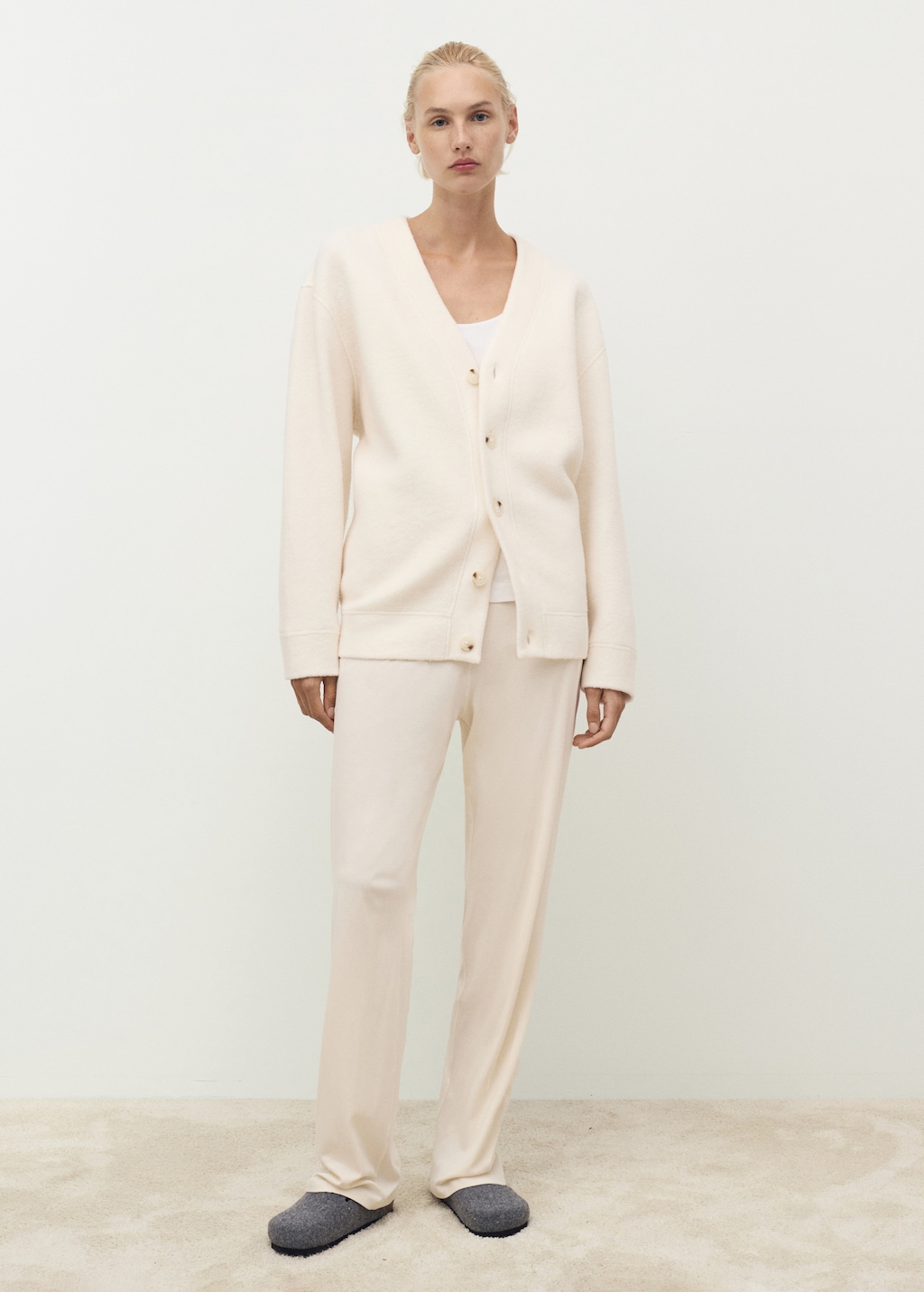 Cotton and wool cardigan with button fasteners