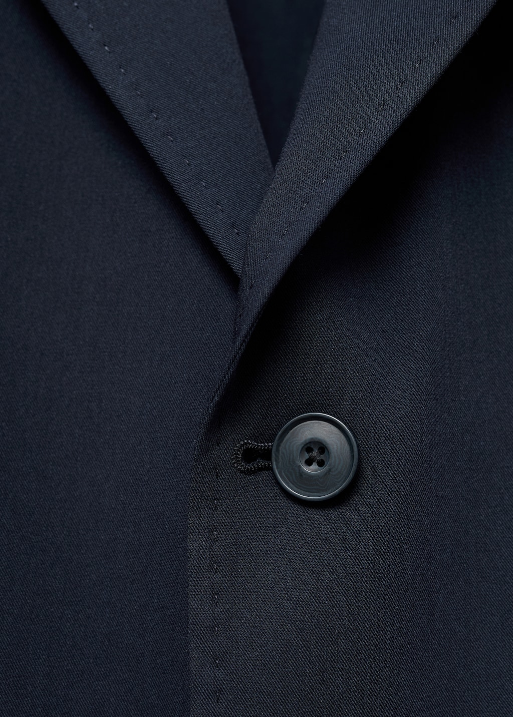 Slim-fit suit jacket with pockets