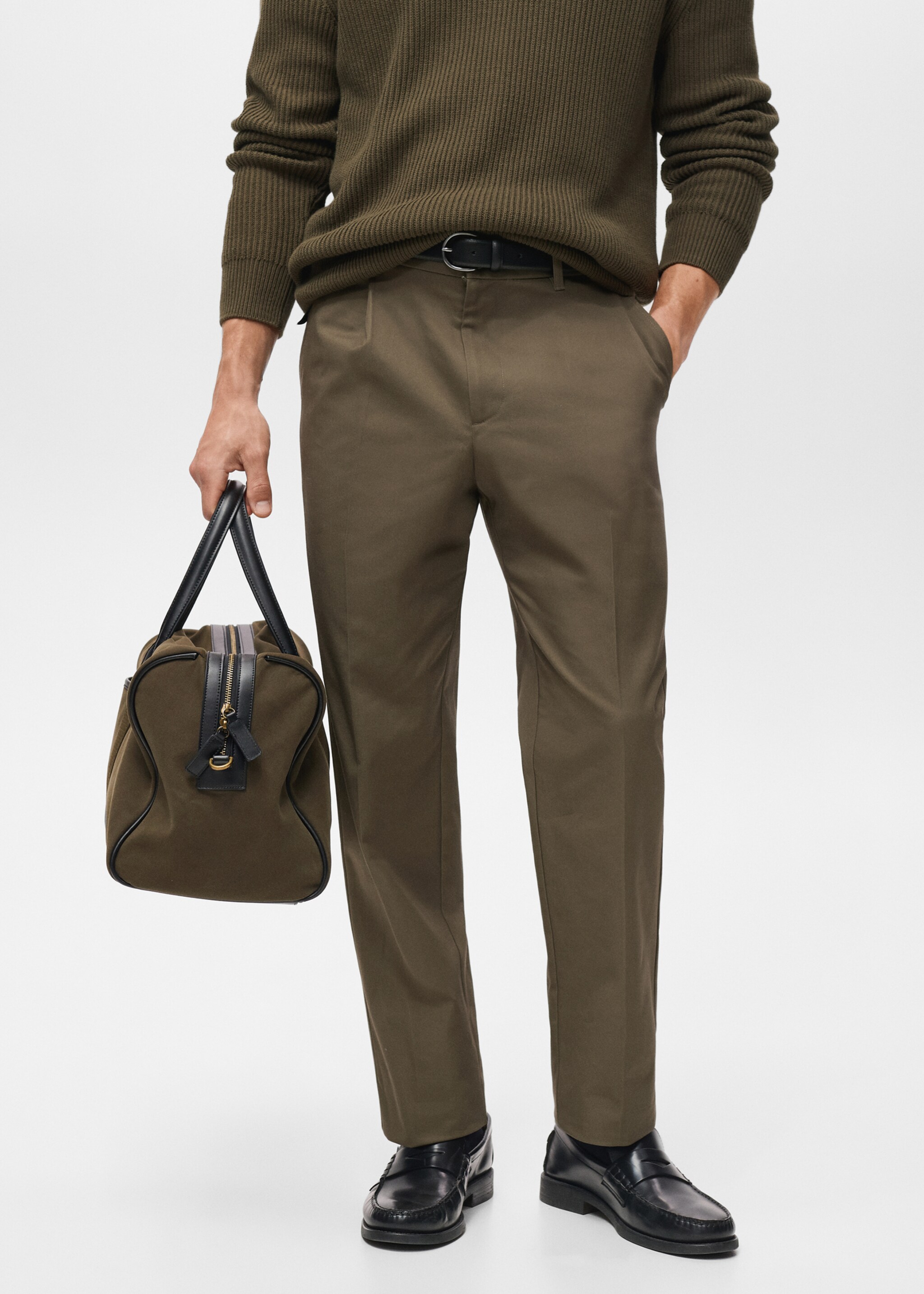 Pantalón regular fit algodón pinzas - Plano medio, Marrón. Ref: 17025970-01.