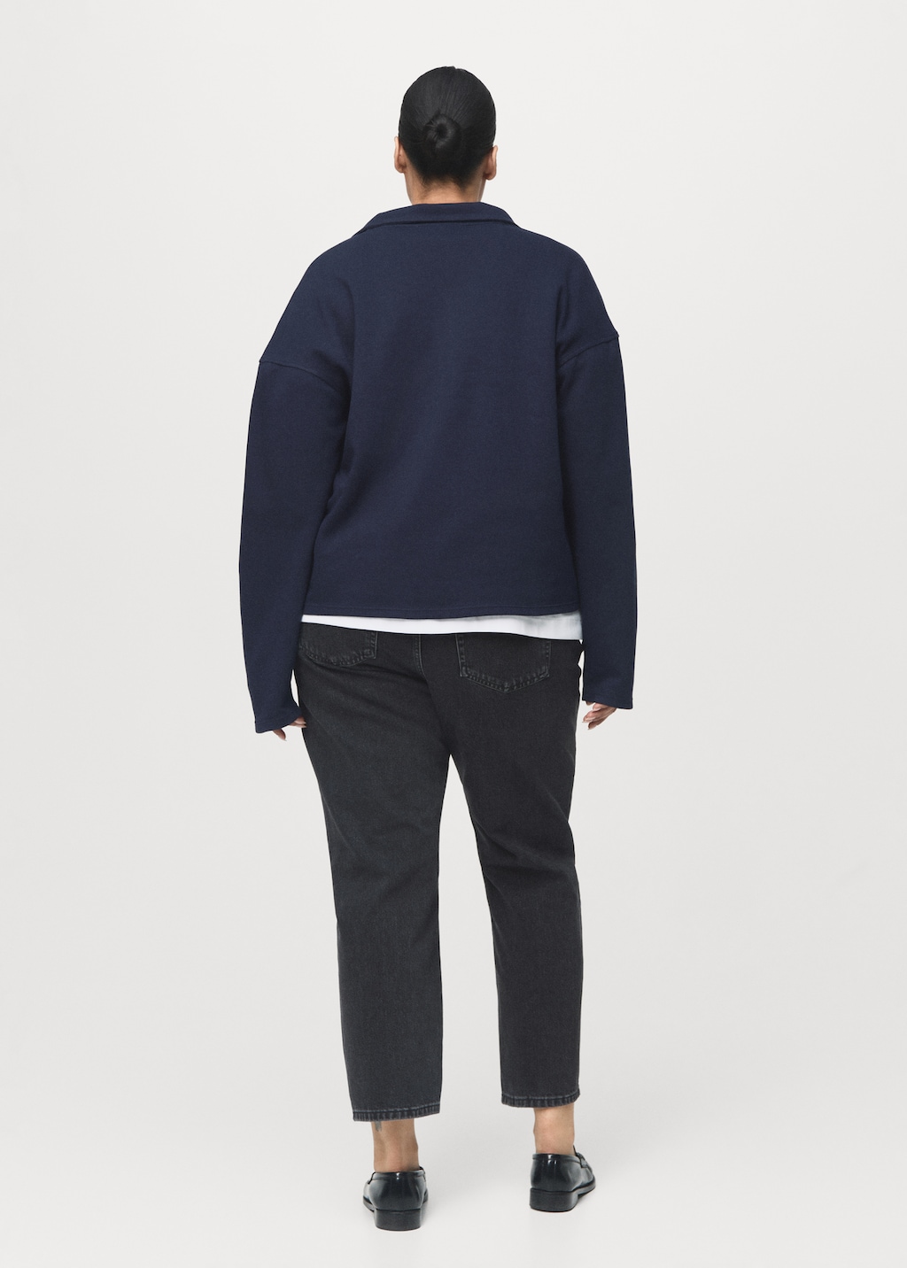 Mid-rise straight jeans