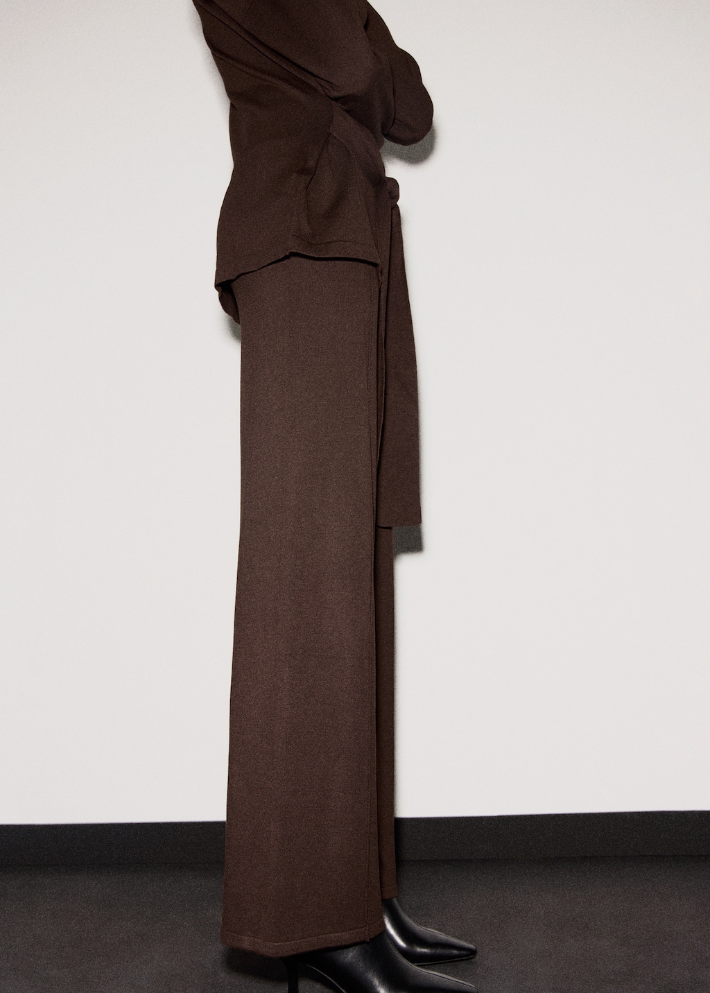 Knitted trousers with stitching detail