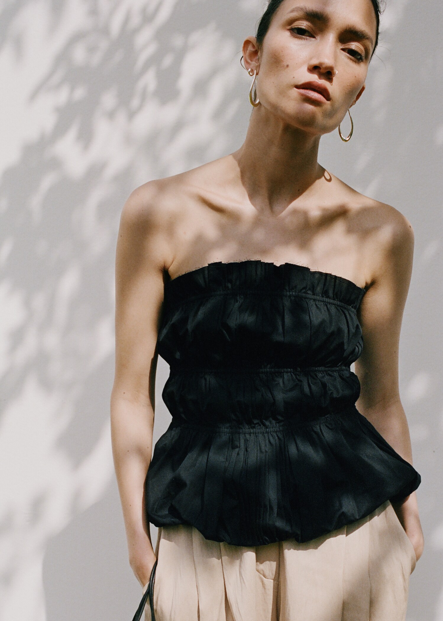 Twisted hoop earrings - Details of the article 6