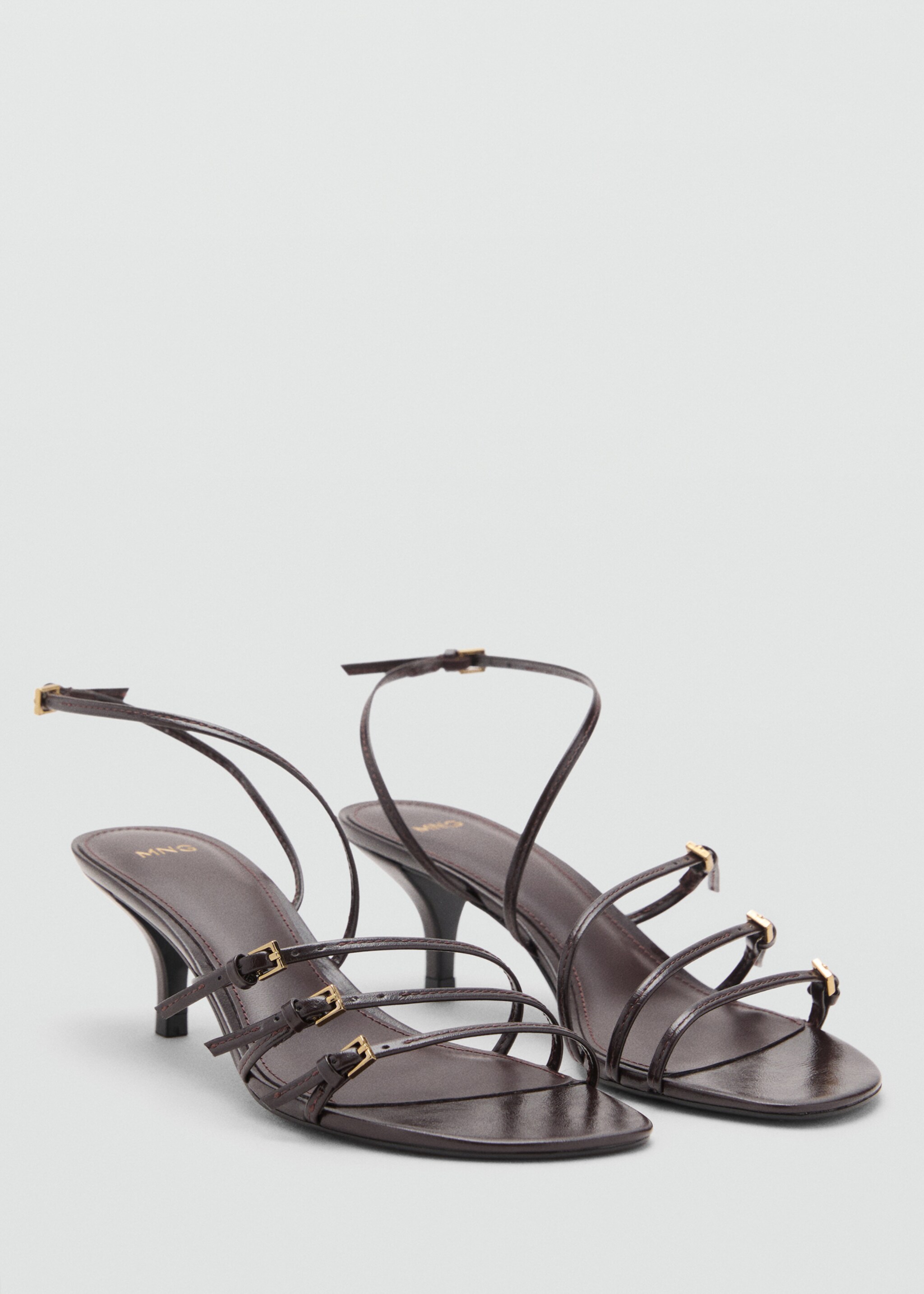 Kitten-heel sandals with buckle - Medium plane