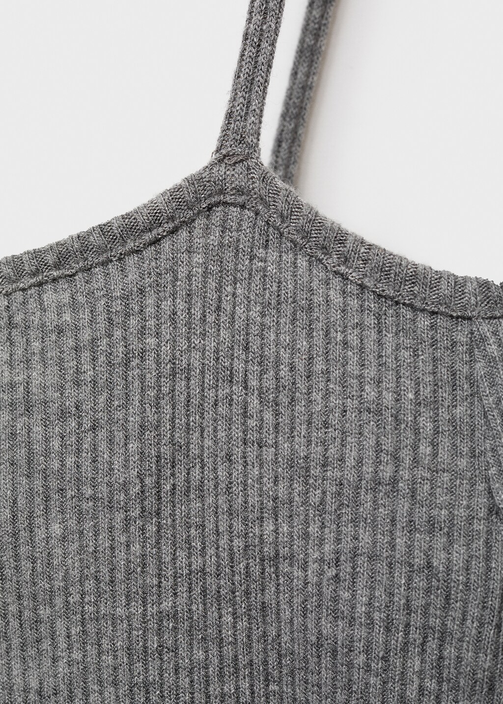 Knitted dress with cut-out