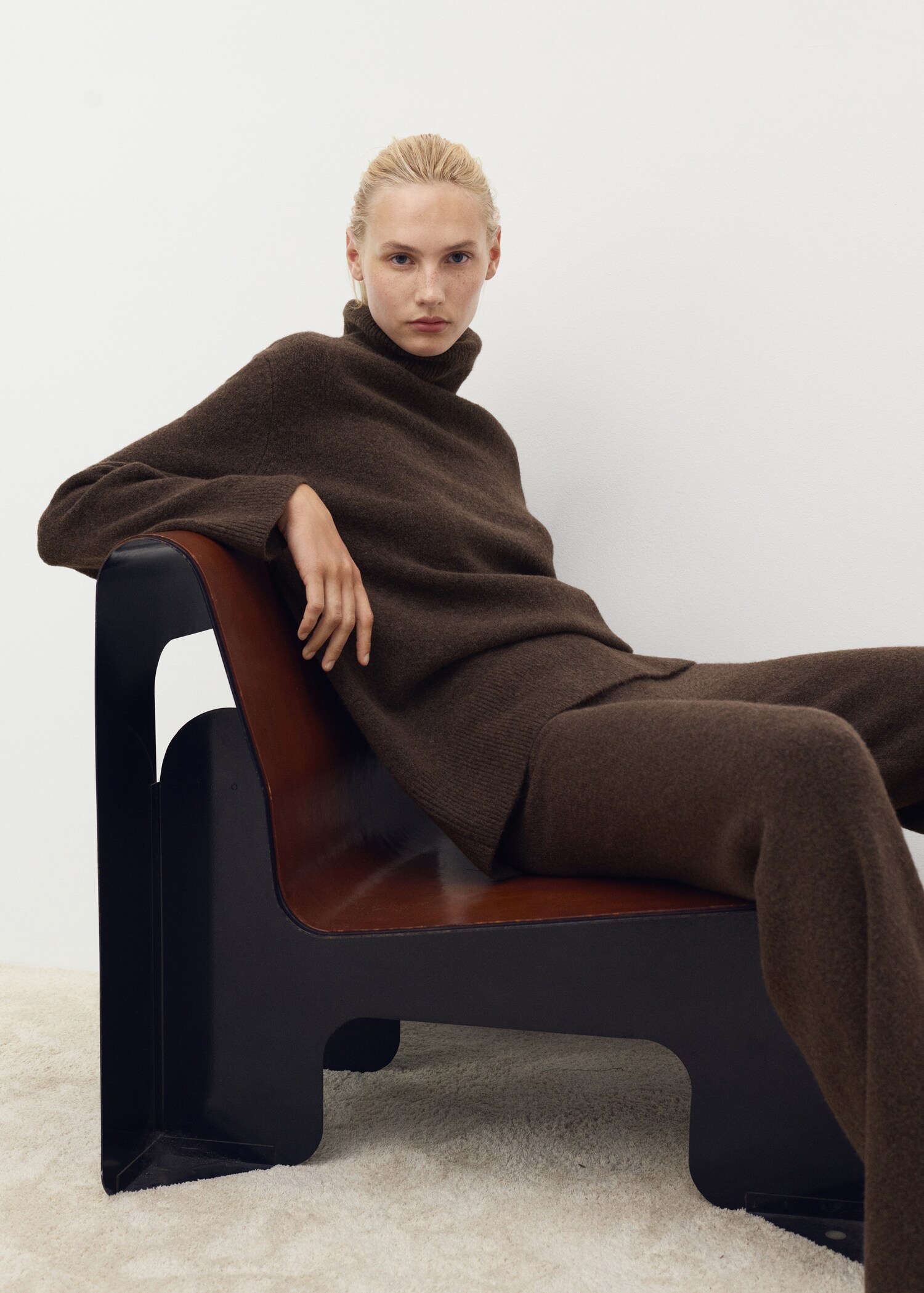 Turtleneck knit sweater - Details of the article 2