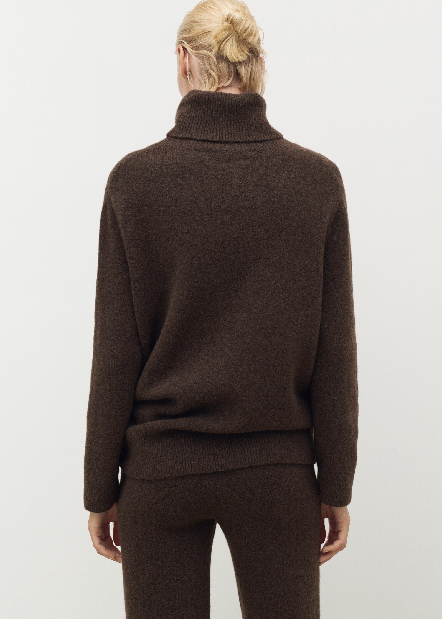 Turtleneck knit sweater - Reverse of the article