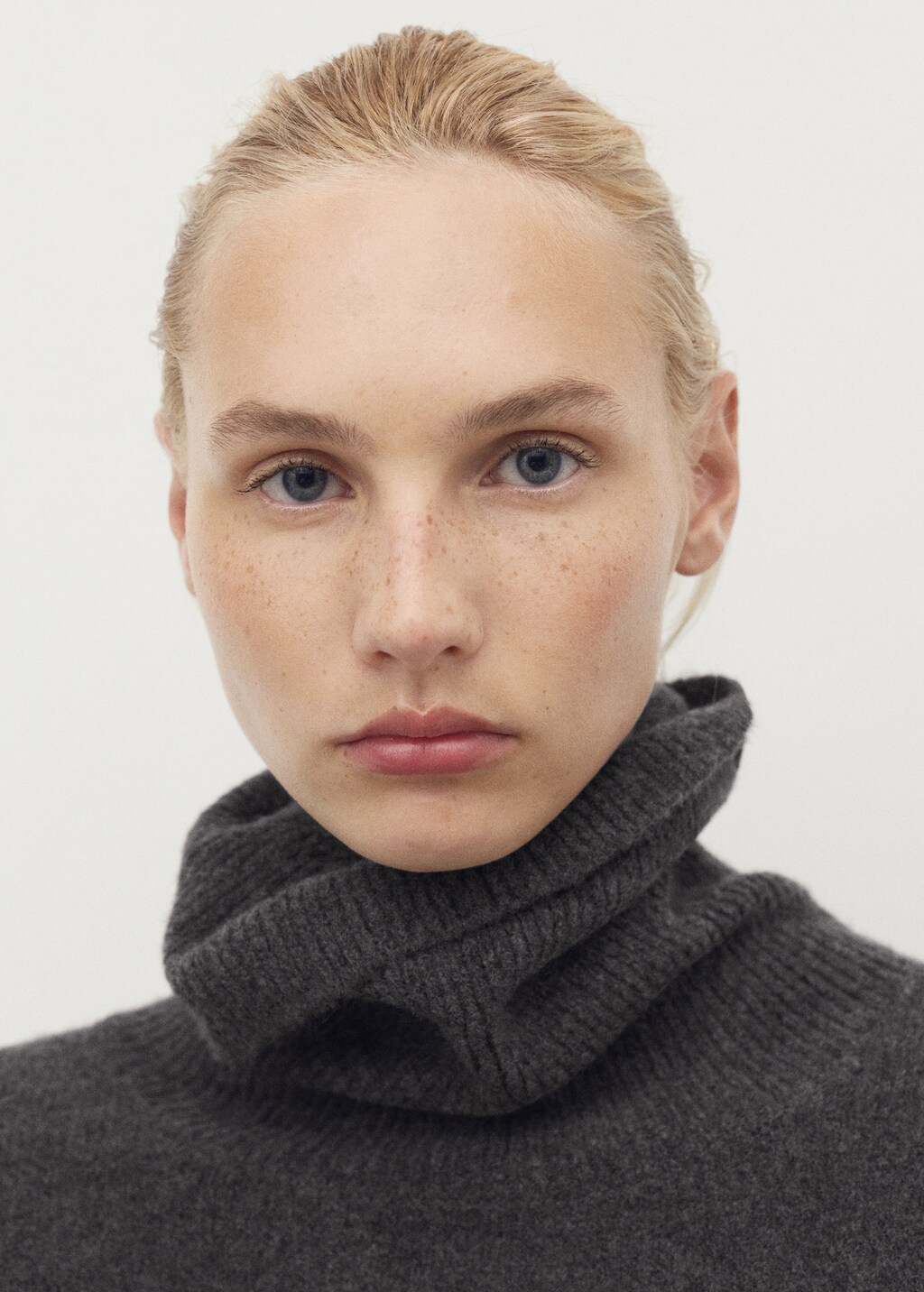 Turtleneck knit sweater