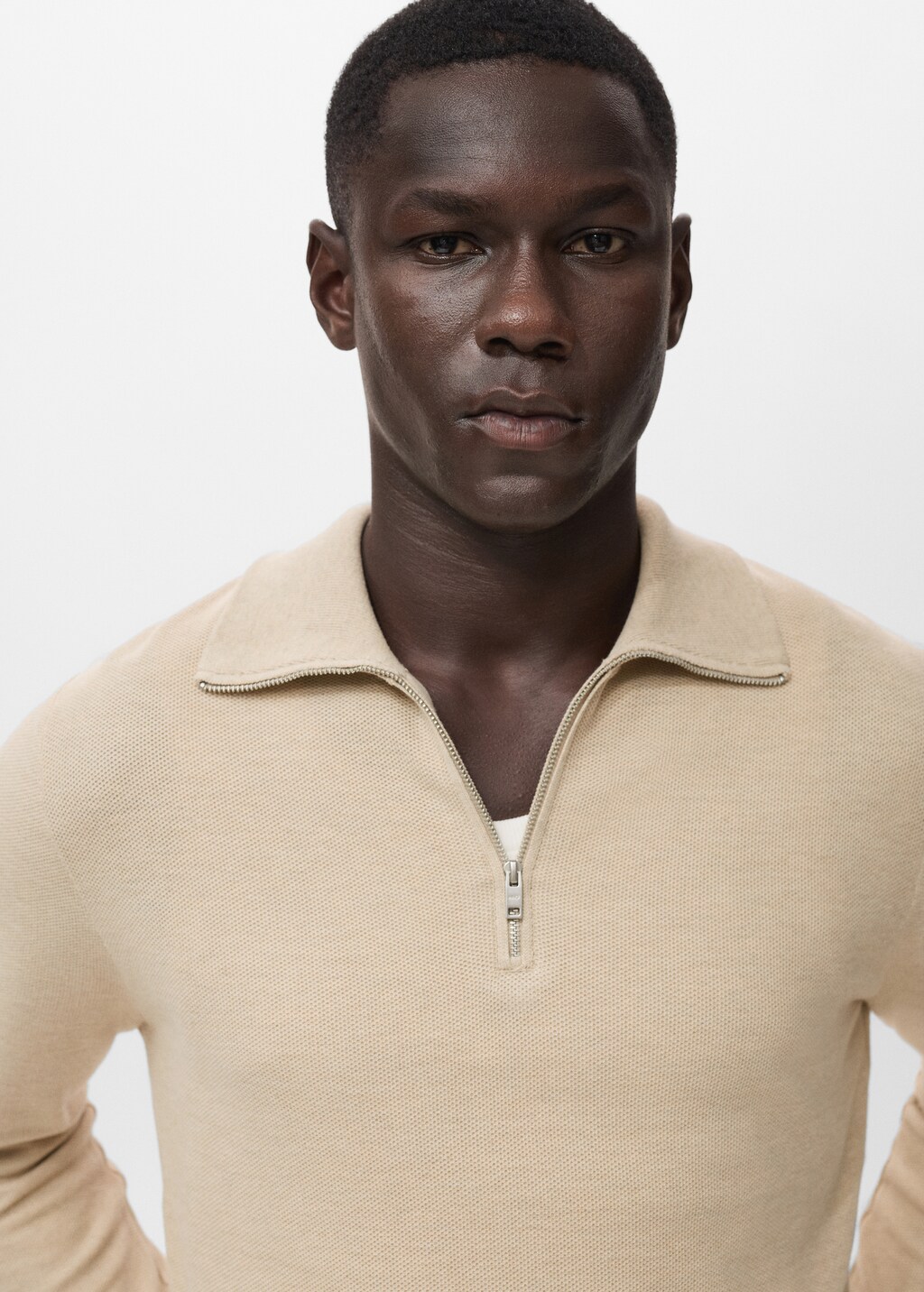 Microstructure sweater with zipper collar