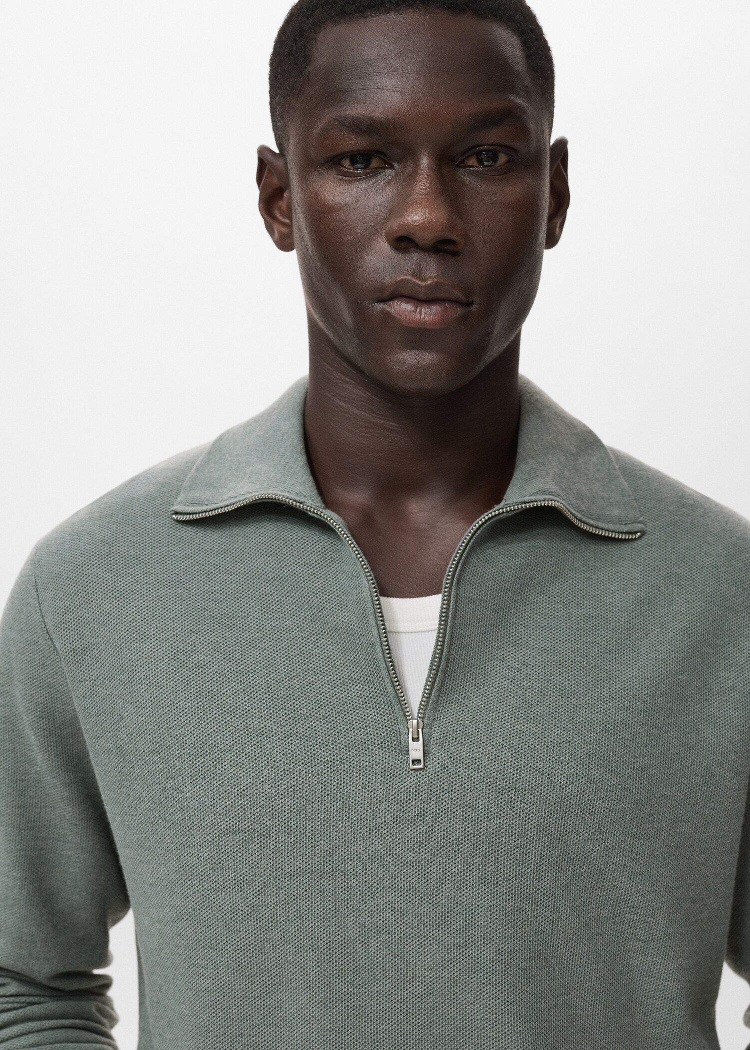 Microstructure sweater with zipper collar - Details of the article 1