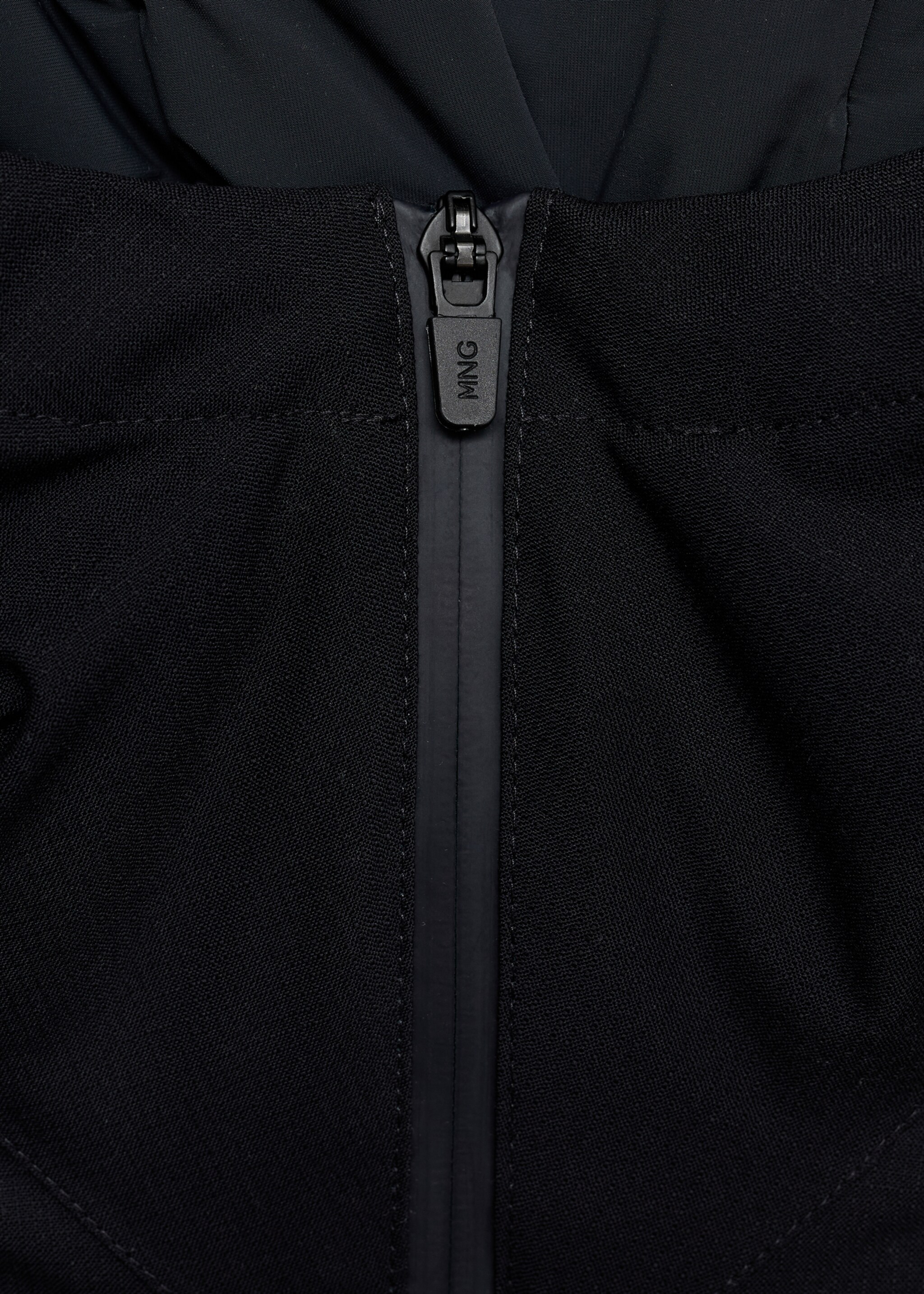 Packable quilted water-repellent parka Thermolite® - Details of the article 8, Navy. Ref: 17035968-01.