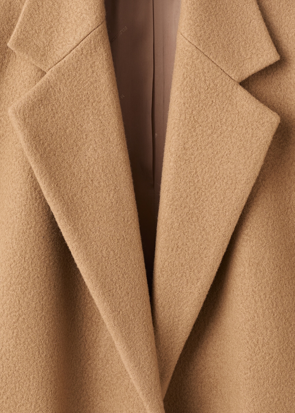 Wool coat with lapels