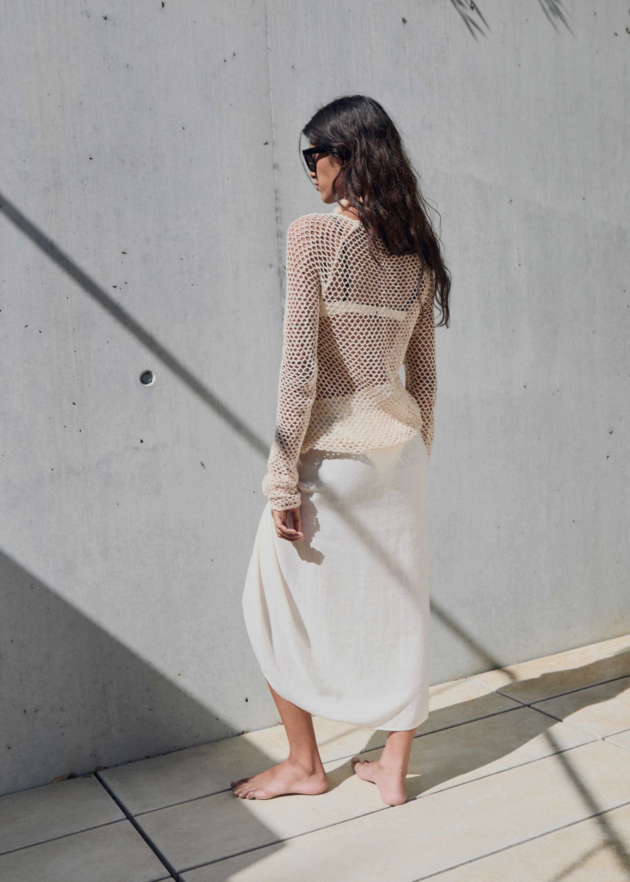 Long-sleeved crochet sweater - Reverse of the article