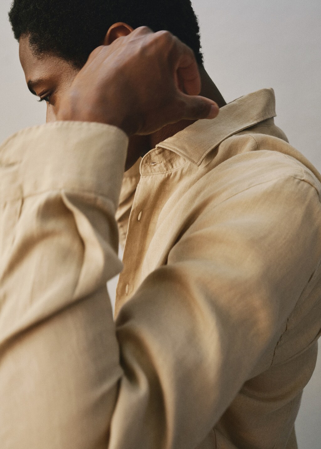 100% linen slim-fit shirt