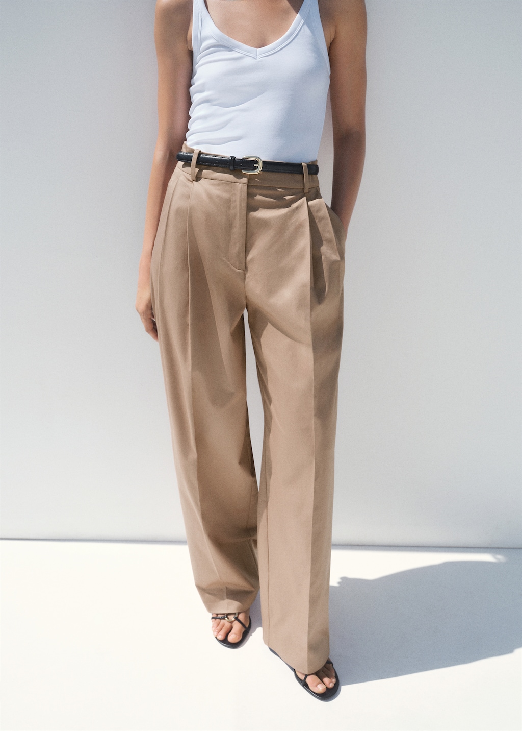 Straight cotton pants with pleats