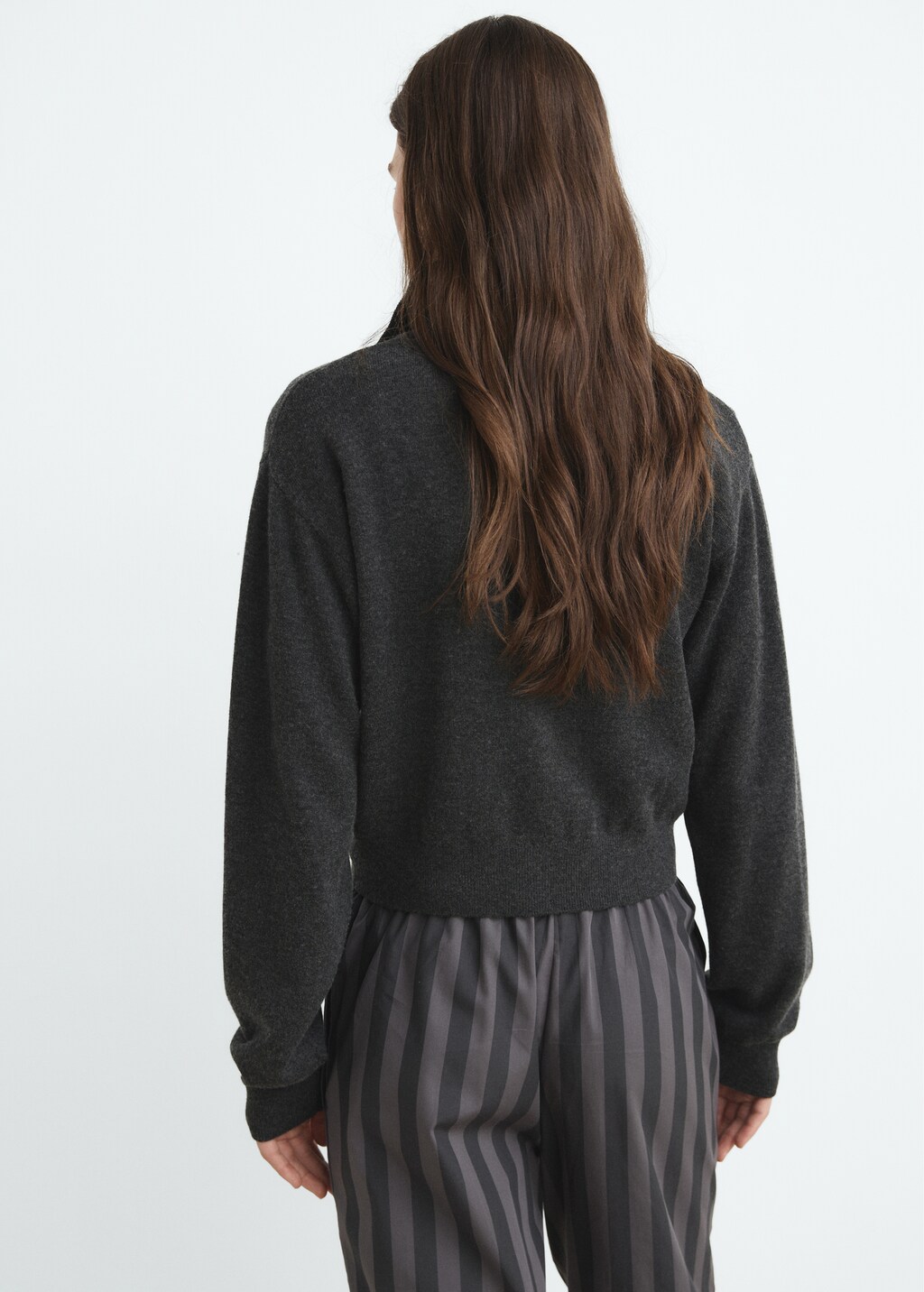 Cropped wool cardigan with buttons