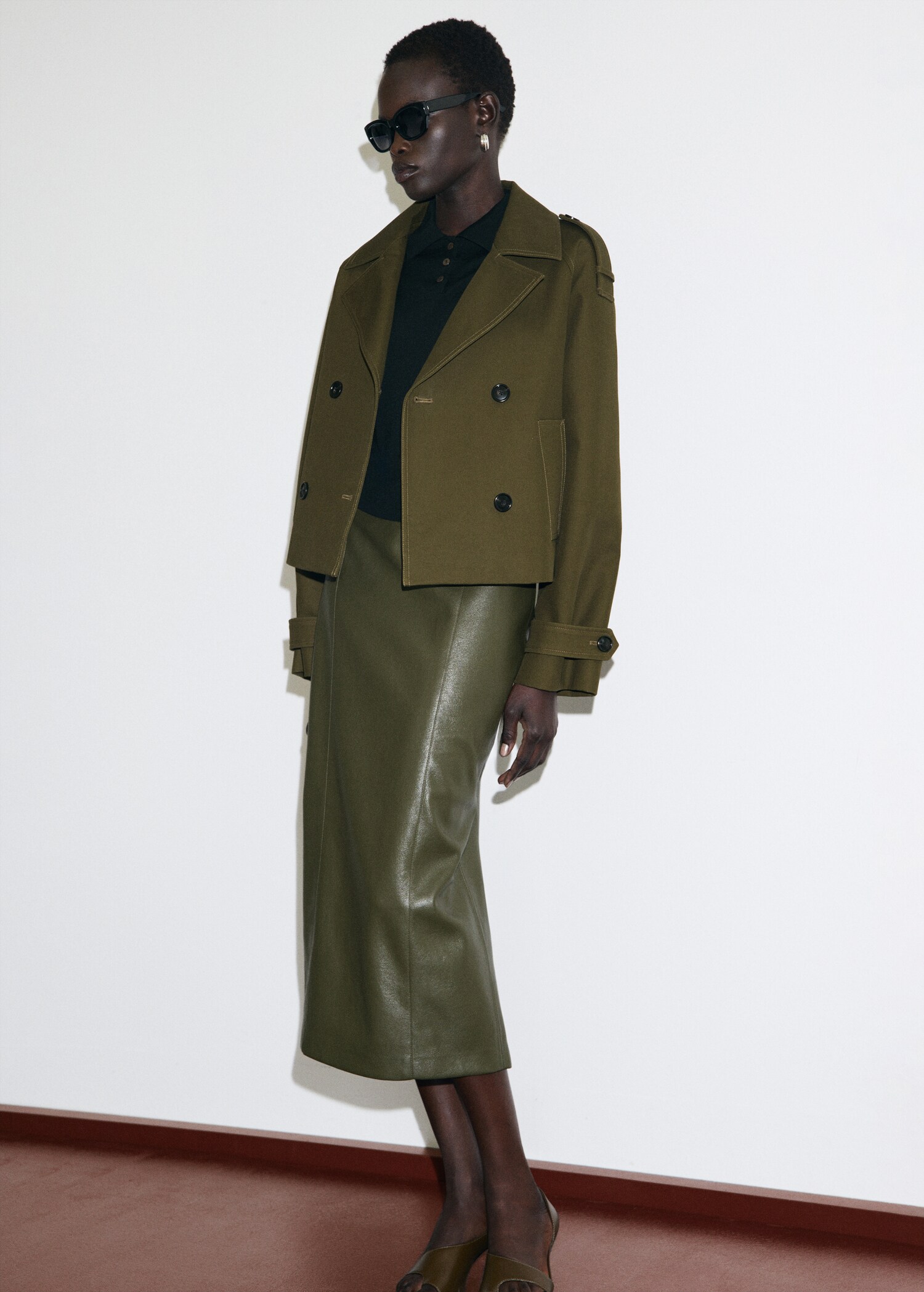 Oversized short double-breasted trench coat - General plane